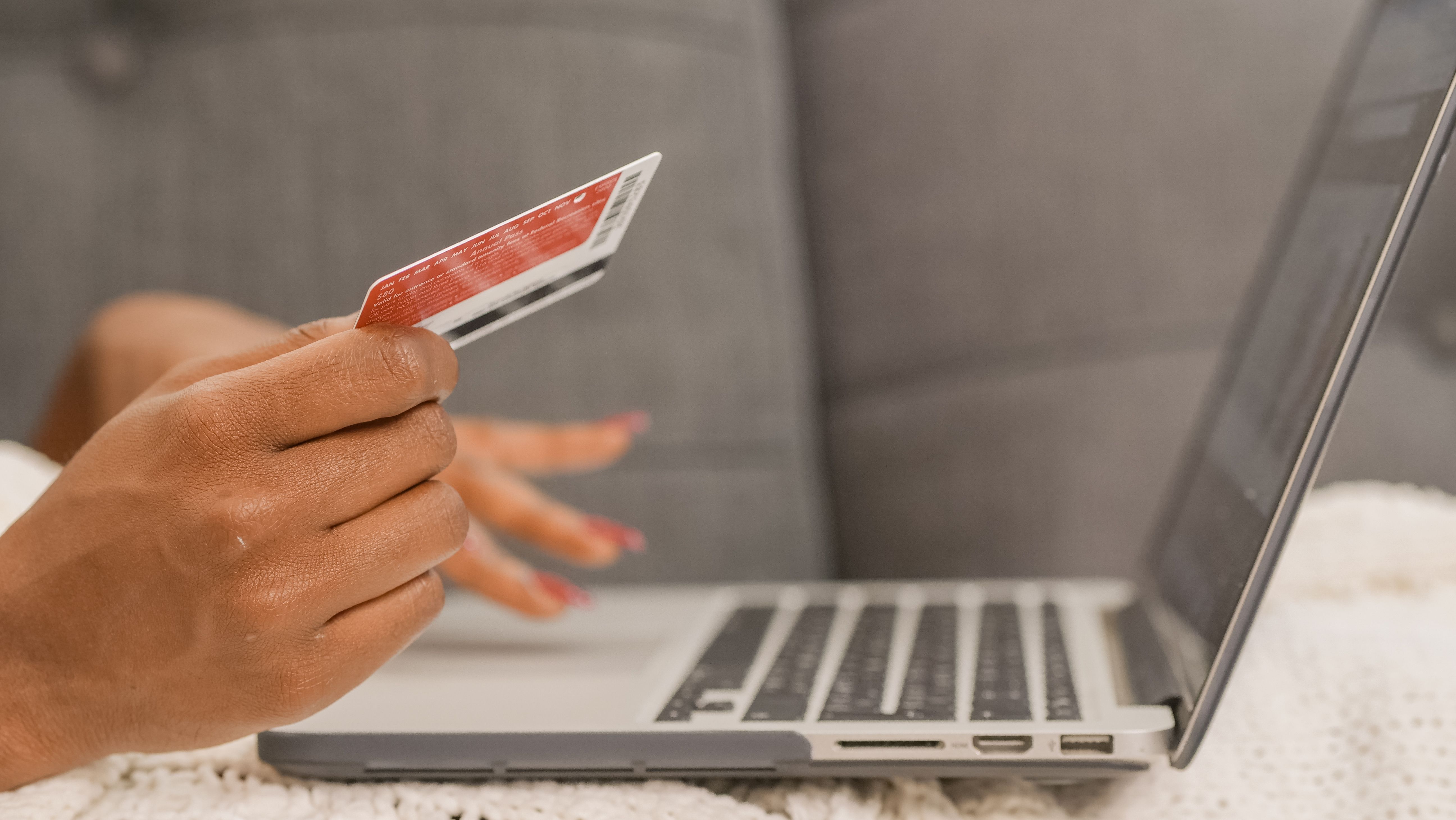 Polish e-commerce firms fear losing customer control to AI agents