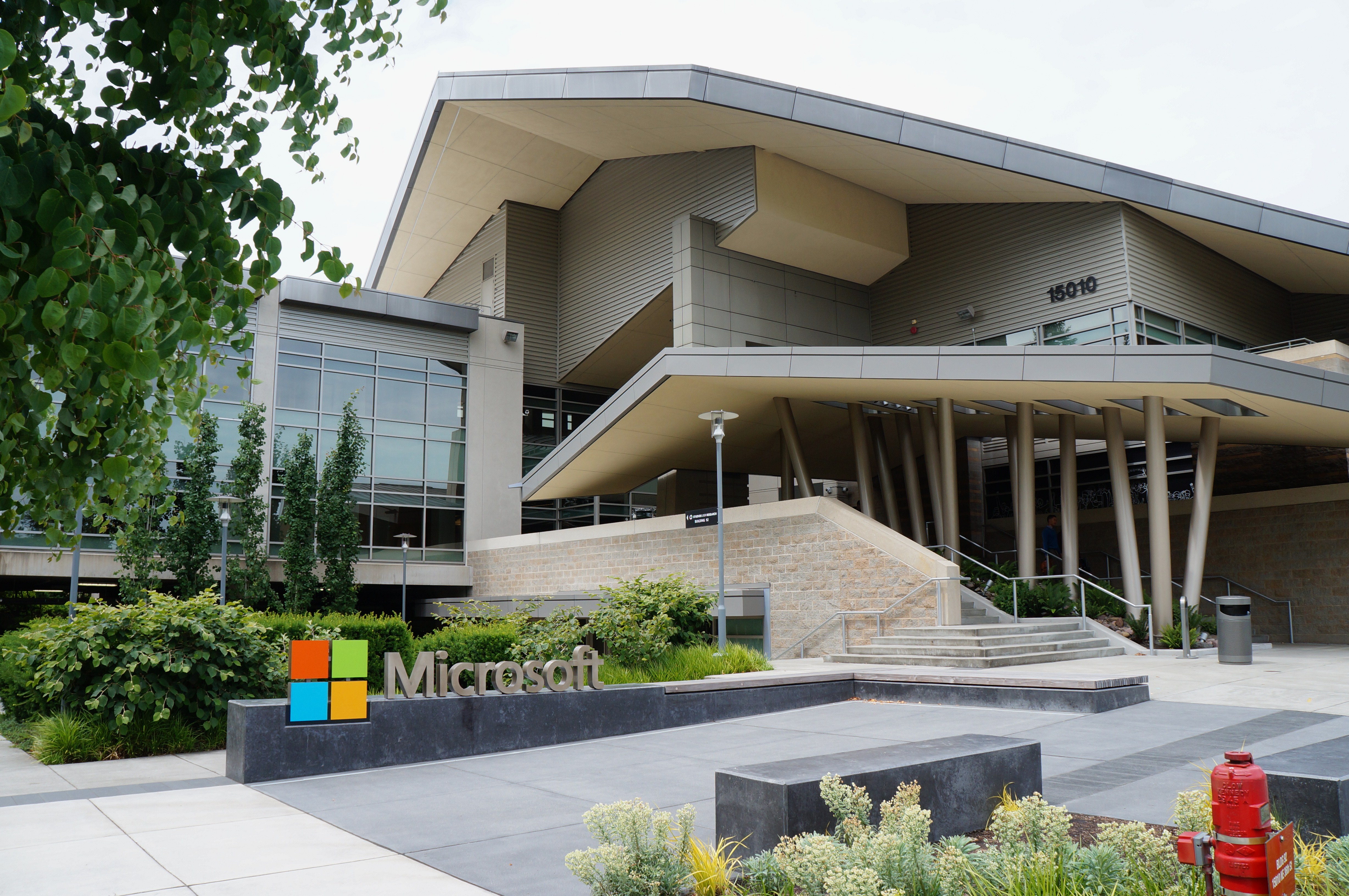 ProPublica Investigation: Microsoft Can't Keep Up With Bugs Found by Anthropic's AI