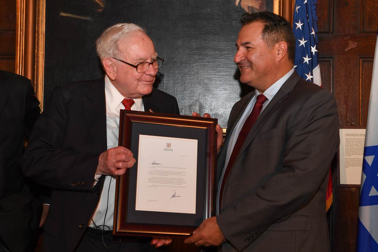 Berkshire Hathaway Adds $17 Billion to Alphabet Stake