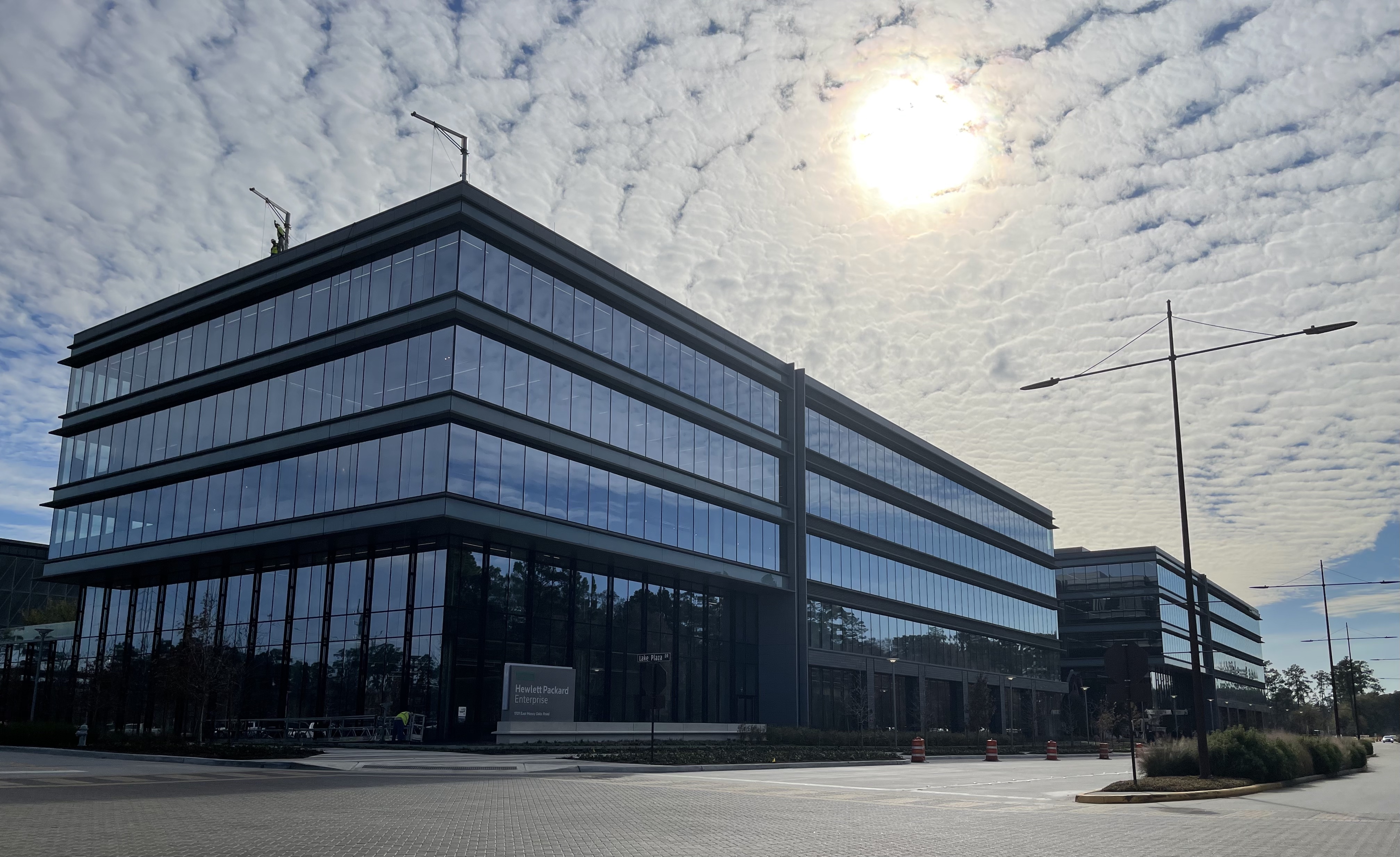 HPE Expands Oracle Networking Deal for Gigawatt-Scale AI Infrastructure