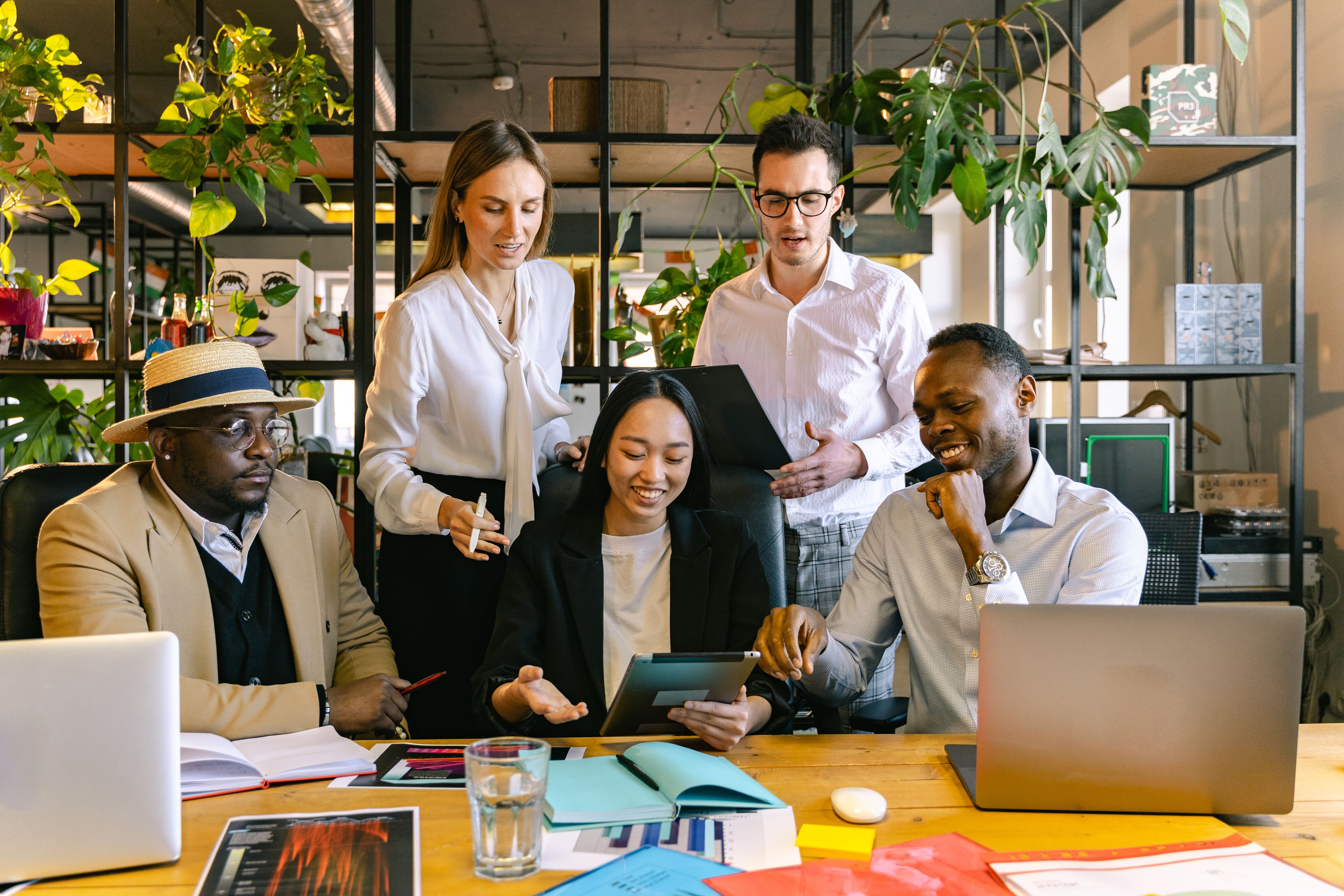 Managers in Poland Face Triple Pressure: AI, Hybrid Work and New EU Rules