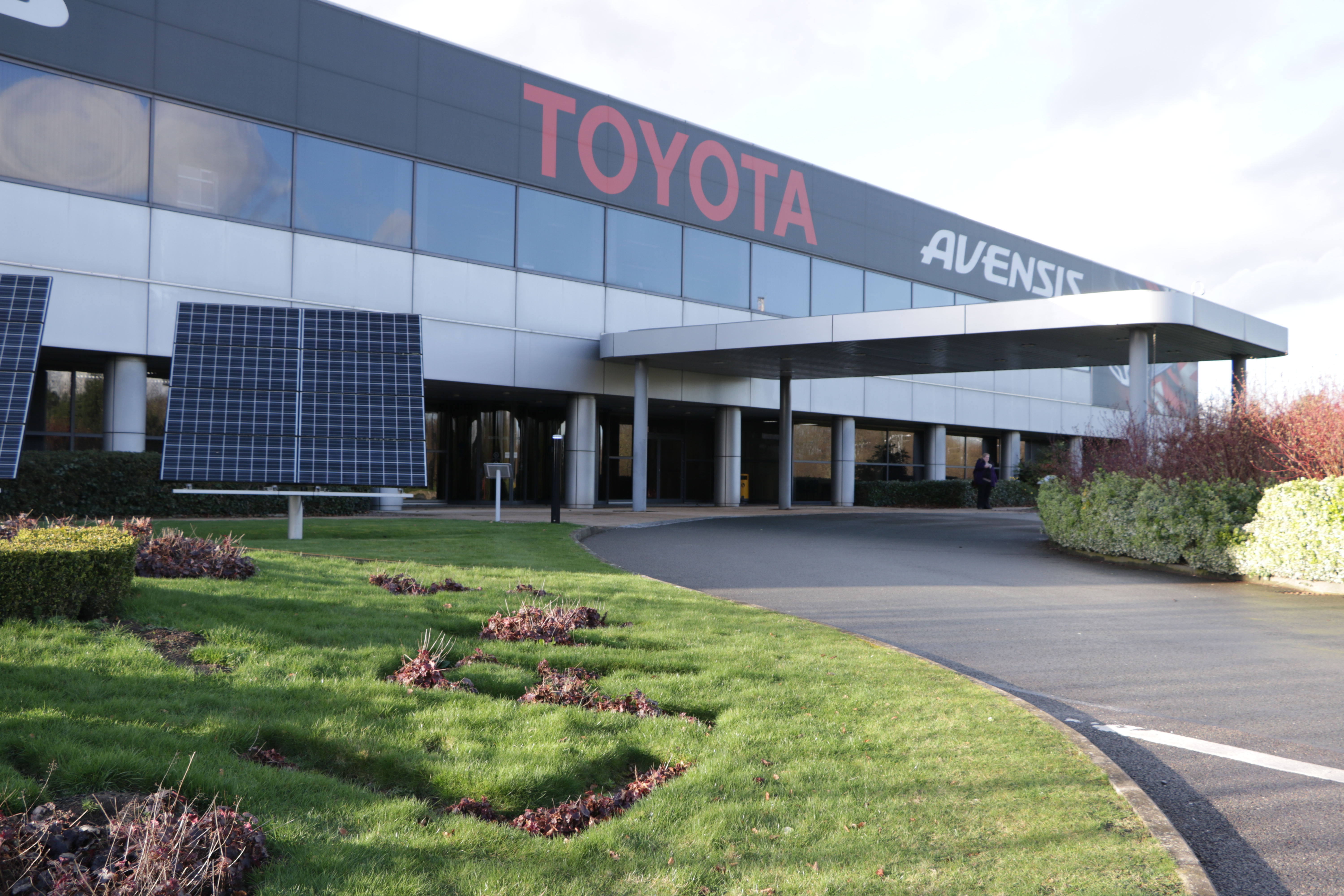 Toyota CEO: Some Human Skills in Factories Can't Be Replaced by Robots