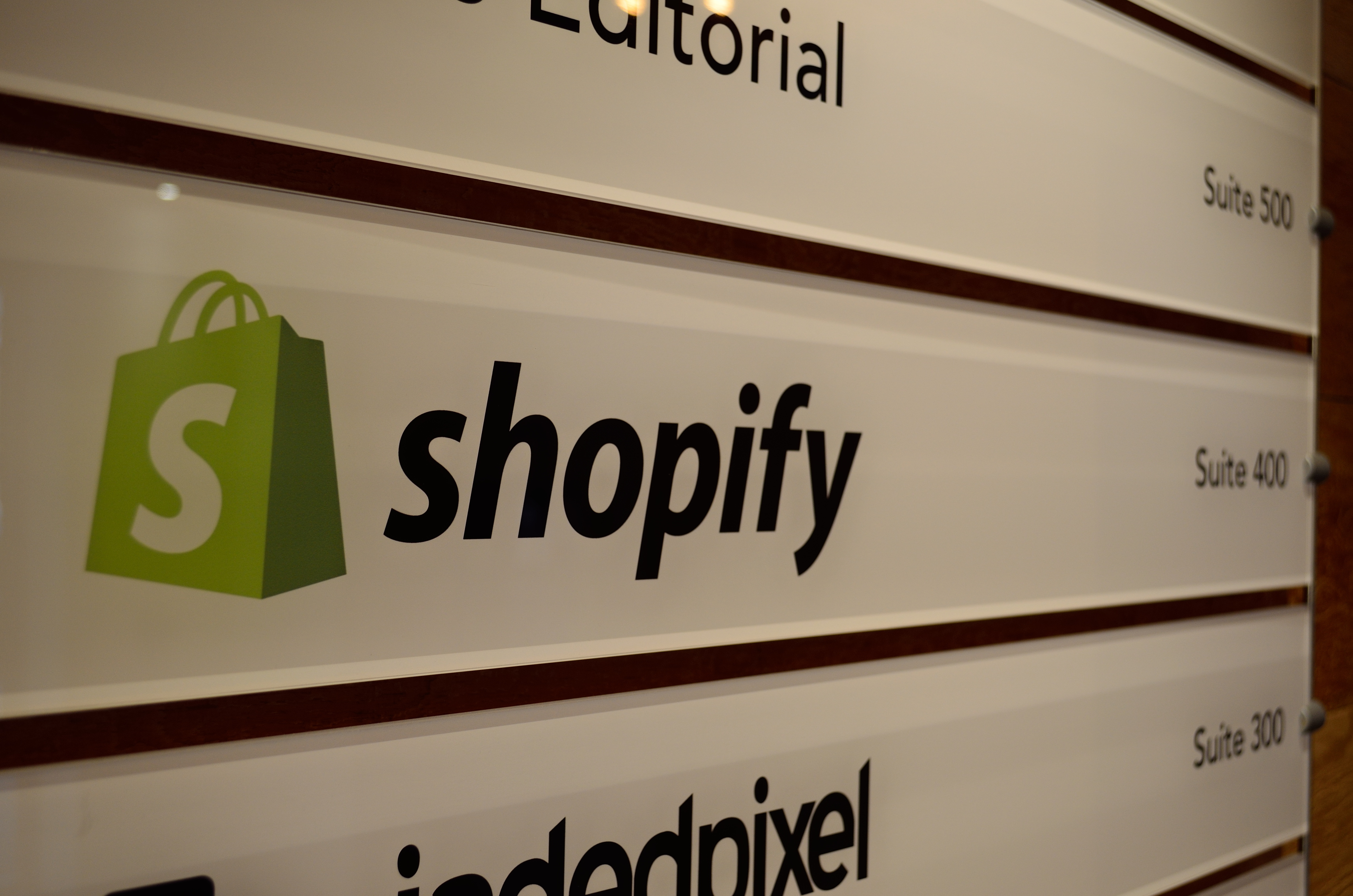 Shopify: Customers Referred by AI Buy More Often and Spend More
